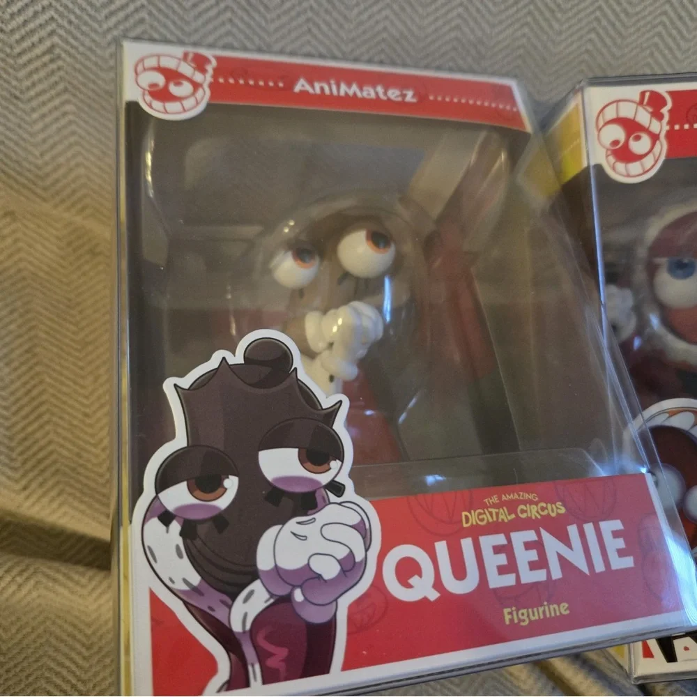 NIB New The Amazing Digital Circus Figure Lot Pomni Caine & Queenie Collectibles - Picture 9 of 9